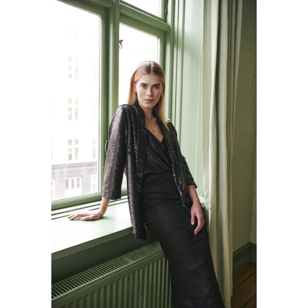 Soaked in Luxury Lalune Shirley Blazer is a sequin jacket in black perfect creating a day to evening outfit available on colmershill.pro